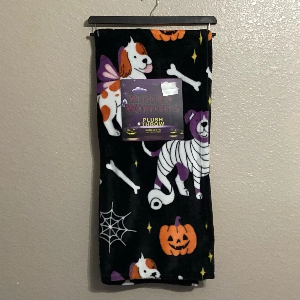 Black Halloween Dogs in Costumes Plush Throw